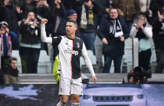 意甲-尤文4-0大胜卡利亚里 C罗帽子戏法+助攻伊瓜因破门 意甲-尤文4-0大胜卡利亚里 C罗帽子戏法+助攻伊瓜因破门