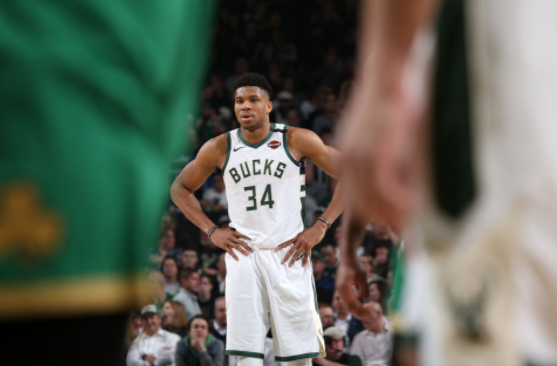 雄鹿主场以128-123击败凯尔特人迎5连胜 字母哥32+17沃克空砍40分 雄鹿主场以128-123击败凯尔特人迎5连胜 字母哥32+17沃克空砍40分