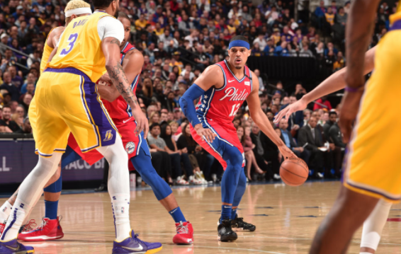 76人主场以108-91击败湖人 勒布朗29分西蒙斯28+10+8送詹皇里程悲 76人主场以108-91击败湖人 勒布朗29分西蒙斯28+10+8送詹皇里程悲