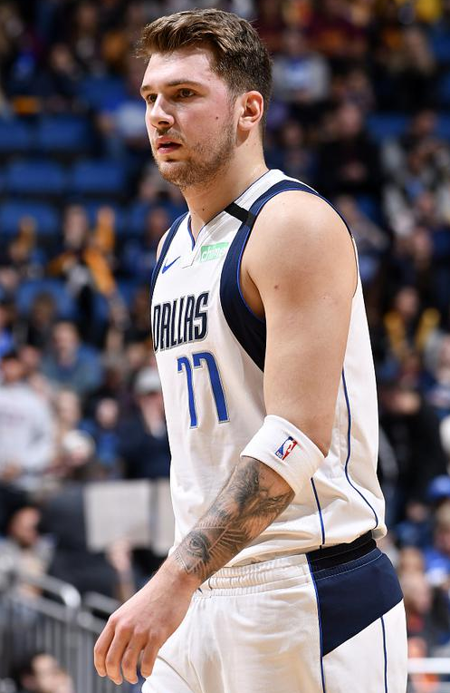 独行侠客场以122-106轻取魔术 东契奇33+10+8 波津24+10 独行侠客场以122-106轻取魔术 东契奇33+10+8 波津24+10