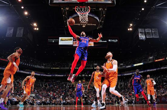 活塞以113-111险胜太阳结束七连败 罗斯31分&准绝杀 布克26+6+6 活塞以113-111险胜太阳结束七连败 罗斯31分&准绝杀 布克26+6+6