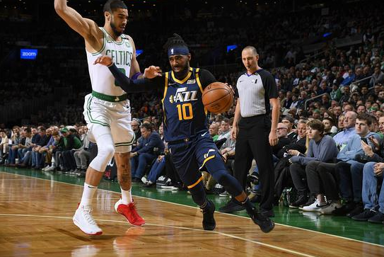 爵士客场以99-94险胜凯尔特人取4连胜 康利25分 斯玛特29分 塔图姆18+7 爵士客场以99-94险胜凯尔特人取4连胜 康利25分 斯玛特29分 塔图姆18+7