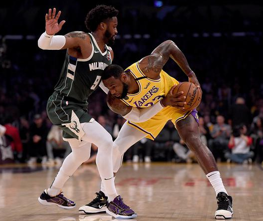 湖人以113-103战胜雄鹿 詹姆斯37+8+8&34000分里程碑 字母哥32+12+6 湖人以113-103战胜雄鹿 詹姆斯37+8+8&34000分里程碑 字母哥32+12+6