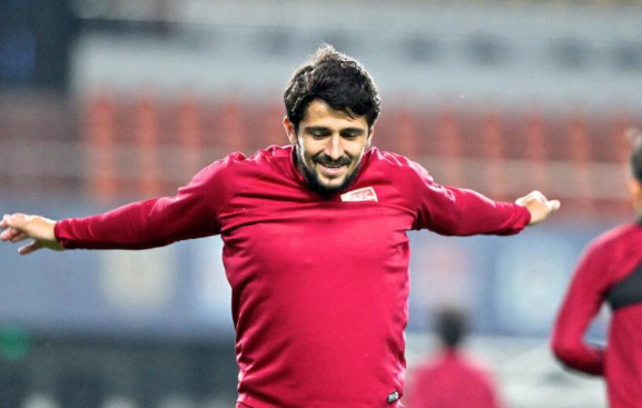 国足27人集训名单:恒大归化球员洛国富首次入选 韦世豪伤愈回归 国足27人集训名单:恒大归化球员洛国富首次入选 韦世豪伤愈回归