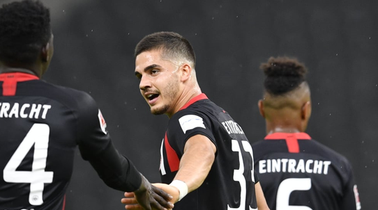 德甲-A席2射法兰克福4-1柏林赫塔 奥尔默2球莱比锡2-0霍村 德甲-A席2射法兰克福4-1柏林赫塔 奥尔默2球莱比锡2-0霍村