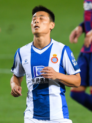 西甲-西班牙人0-1负巴萨提前降级 2人染红+苏牙破门 西甲-西班牙人0-1负巴萨提前降级 2人染红+苏牙破门