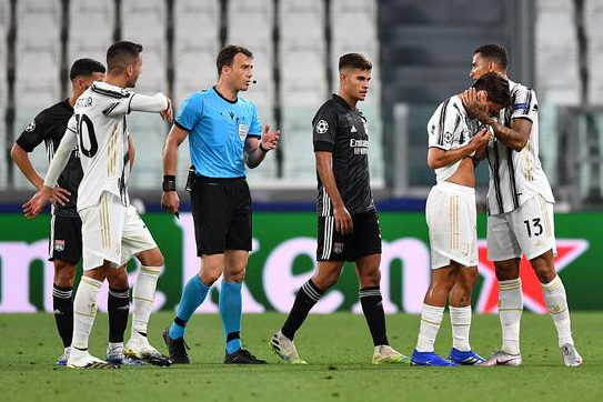 欧冠-C罗梅开二度迪巴拉伤退 尤文2-1里昂仍遭淘汰 欧冠-C罗梅开二度迪巴拉伤退 尤文2-1里昂仍遭淘汰