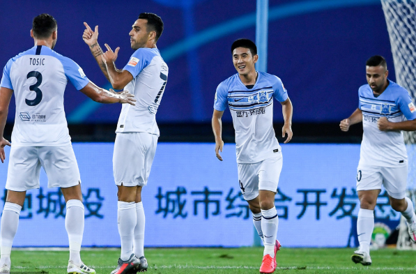 中超-广州富力3-2战胜上海申花 扎哈维梅开二度萨巴破门 中超-广州富力3-2战胜上海申花 扎哈维梅开二度萨巴破门