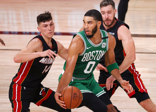 凯尔特人117-106灭热火扳成1-2 塔图姆25+14+8布朗26+7阿德巴约27+16 凯尔特人117-106灭热火扳成1-2 塔图姆25+14+8布朗26+7阿德巴约27+16