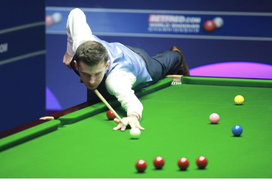 英格兰赛塞尔比无缘卫冕 罗伯逊与特鲁姆普将争冠