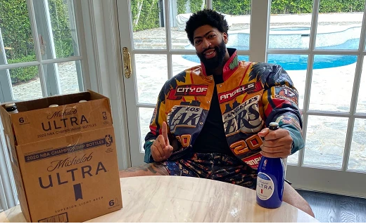 湖人冠军服曝光!致敬20年前OK组合 将掀起球迷抢购浪潮 湖人冠军服曝光!致敬20年前OK组合 将掀起球迷抢购浪潮