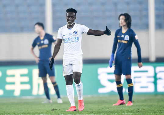 中超排位赛-大连人3-0大胜富力 拉尔森传射博阿滕世界波 中超排位赛-大连人3-0大胜富力 拉尔森传射博阿滕世界波