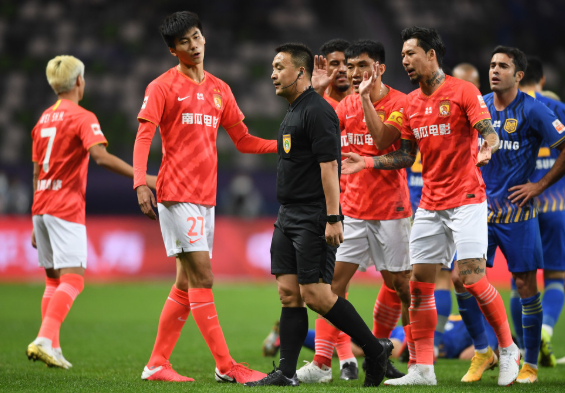 中超-恒大0-0闷平苏宁 郑智造点被取消费南多进球无效 中超-恒大0-0闷平苏宁 郑智造点被取消费南多进球无效