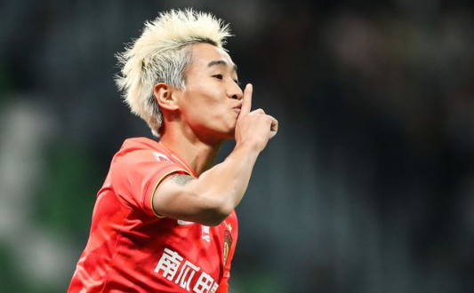 中超射手榜:巴坎布压暴力鸟夺金靴 韦世豪本土封王 中超射手榜:巴坎布压暴力鸟夺金靴 韦世豪本土封王