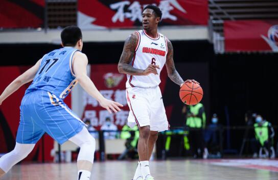 广东118-101送北京3连败 马尚38分吉布森空砍38+8+5 广东118-101送北京3连败 马尚38分吉布森空砍38+8+5