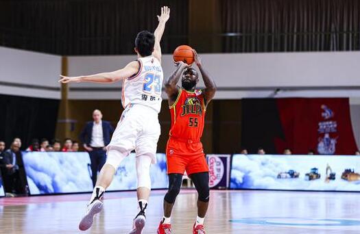 CBA-吉林109-105险胜福建 琼斯42+13+7大王空砍17+20 CBA-吉林109-105险胜福建 琼斯42+13+7大王空砍17+20