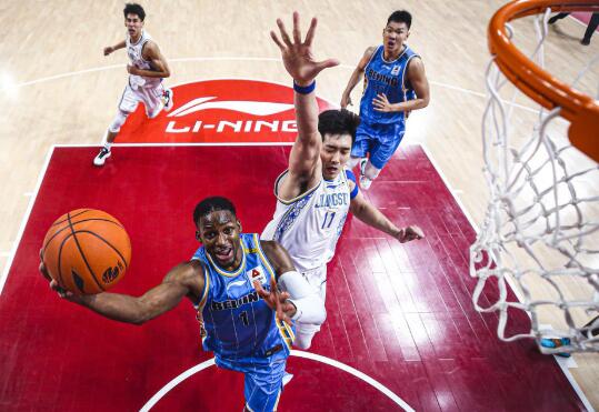 CBA-北京100-95险胜江苏终止三连败 吉布森战旧主狂砍32分 CBA-北京100-95险胜江苏终止三连败 吉布森战旧主狂砍32分