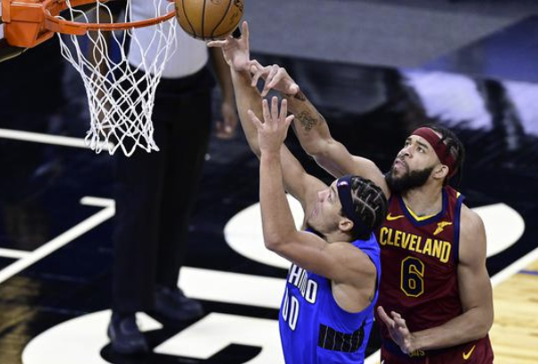 特伦斯-罗斯20分 武切维奇16分7板6助 魔术105-94击退骑士 特伦斯-罗斯20分 武切维奇16分7板6助 魔术105-94击退骑士