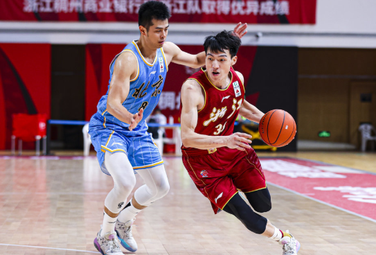 CBA-浙江106-104险胜北京 兰兹博格28+4翟晓川空砍21+11 CBA-浙江106-104险胜北京 兰兹博格28+4翟晓川空砍21+11