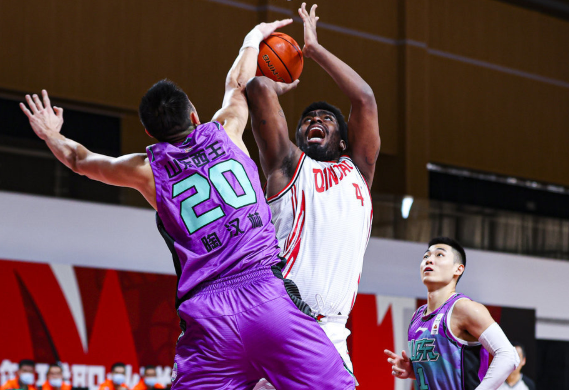 哈德森34+8+9陶汉林两双 山东逆转110-106送青岛8连败 哈德森34+8+9陶汉林两双 山东逆转110-106送青岛8连败