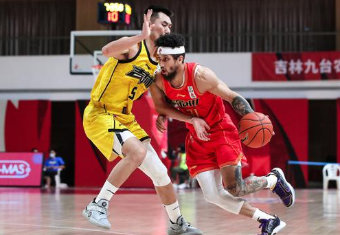 布克43+13 深圳121-111胜吉林迎连胜 琼斯空砍42+16+10 布克43+13 深圳121-111胜吉林迎连胜 琼斯空砍42+16+10