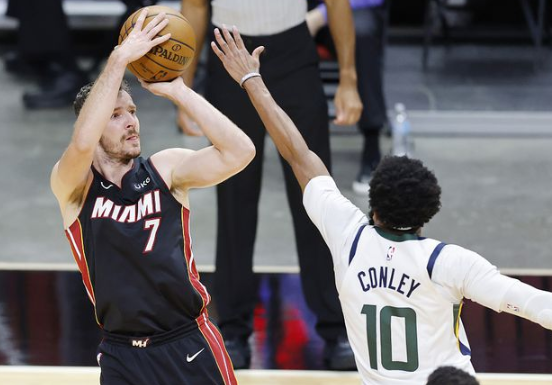 巴特勒33+10+8 热火124-116险胜爵士 米切尔空砍30+6 巴特勒33+10+8 热火124-116险胜爵士 米切尔空砍30+6