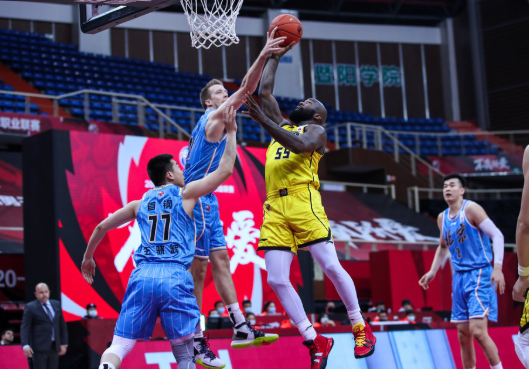 北京102-89力克吉林 汉密尔顿32+13琼斯三分9中1被逐 北京102-89力克吉林 汉密尔顿32+13琼斯三分9中1被逐