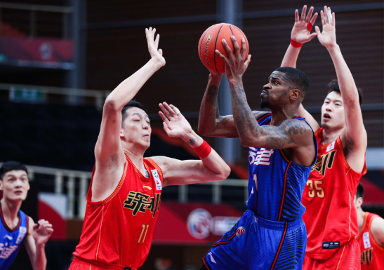 天津90-83终结深圳5连胜 特罗特17+8+10时德帅15+8 天津90-83终结深圳5连胜 特罗特17+8+10时德帅15+8