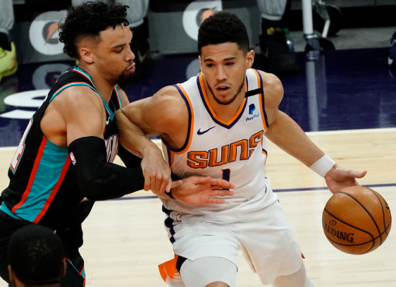 保罗18+7+3断压制莫兰特 布克斩27分太阳122-99轻取灰熊 保罗18+7+3断压制莫兰特 布克斩27分太阳122-99轻取灰熊