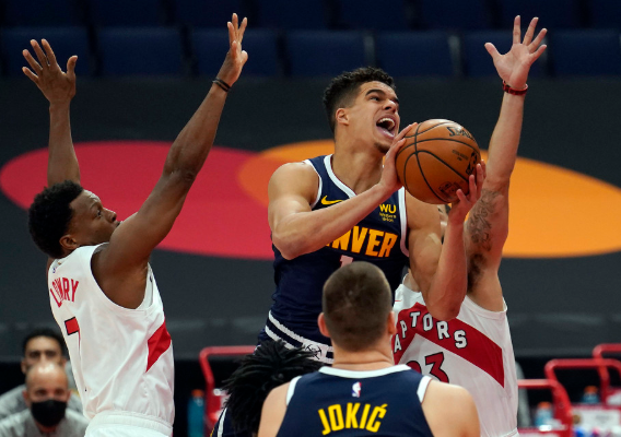 约基奇20+10西亚卡姆27分 猛龙24记三分以135-111大胜掘金 约基奇20+10西亚卡姆27分 猛龙24记三分以135-111大胜掘金