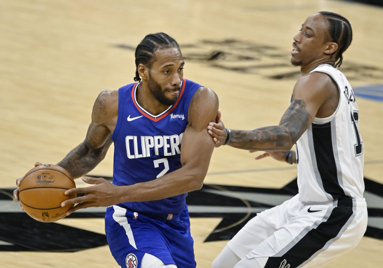 25日NBA纪录:马刺30+惨败载队史 路威15000分里程碑 25日NBA纪录:马刺30+惨败载队史 路威15000分里程碑