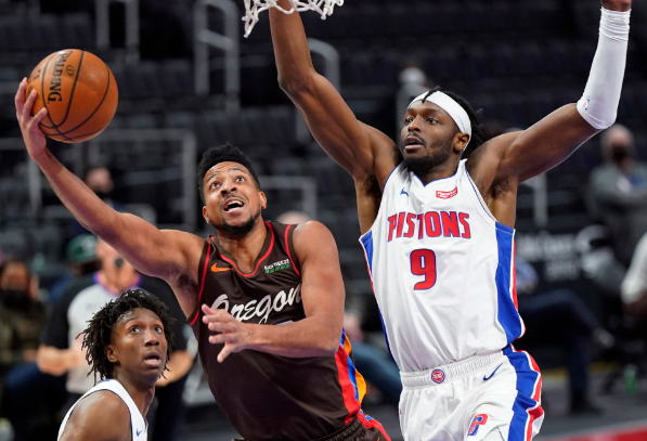 NBA-开拓者124-101大胜活塞取4连胜 利拉德砍33+10格兰特30分 NBA-开拓者124-101大胜活塞取4连胜 利拉德砍33+10格兰特30分