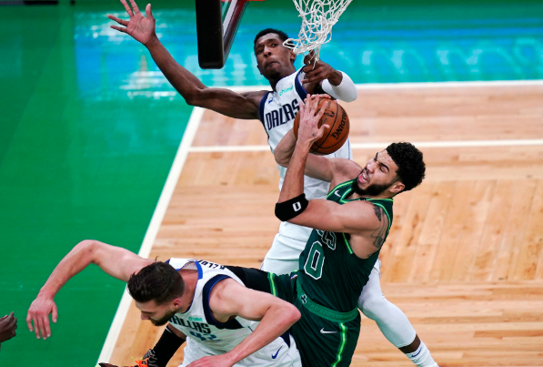 NBA-独行侠113-108擒凯尔特人迎2连胜 东契奇36+8+5 塔图姆25+9 NBA-独行侠113-108擒凯尔特人迎2连胜 东契奇36+8+5 塔图姆25+9