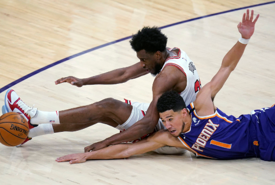 布克45分拉文缺阵 保罗19+14 太阳121-116擒公牛迎4连胜 布克45分拉文缺阵 保罗19+14 太阳121-116擒公牛迎4连胜