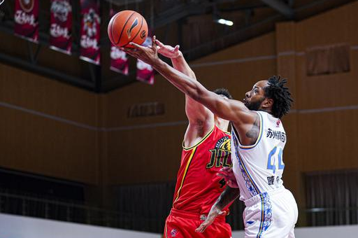 吉林111-94送江苏13连败 琼斯31+9+16助+5断蒋浩然20+7 吉林111-94送江苏13连败 琼斯31+9+16助+5断蒋浩然20+7