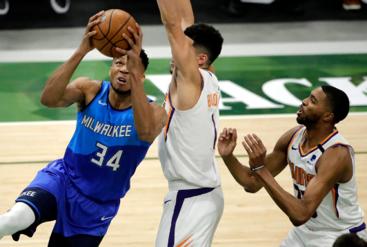 布克罚球绝杀字母哥33分伤退 太阳四人20+以128-127战胜雄鹿 布克罚球绝杀字母哥33分伤退 太阳四人20+以128-127战胜雄鹿