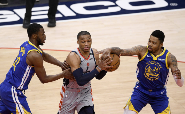 22日NBA记录:兰德尔40+连刷纪录 库里18000分里程碑 22日NBA记录:兰德尔40+连刷纪录 库里18000分里程碑