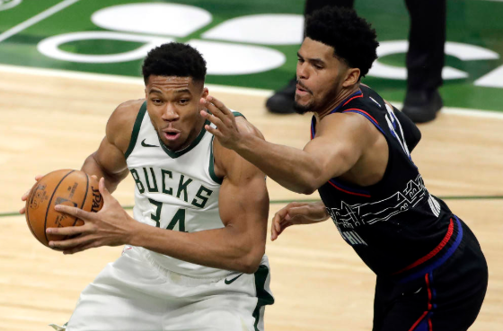 字母哥27+16恩比德空砍24分 雄鹿124-117送76人三连败 字母哥27+16恩比德空砍24分 雄鹿124-117送76人三连败