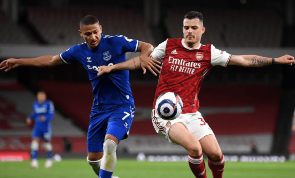 英超-埃弗顿1-0双杀阿森纳 莱诺黄油手送礼佩佩遭体毛越位 英超-埃弗顿1-0双杀阿森纳 莱诺黄油手送礼佩佩遭体毛越位