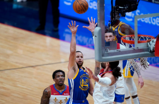 5日NBA纪录:字母哥连续两场三分4+ 库里解锁两座里程碑 5日NBA纪录:字母哥连续两场三分4+ 库里解锁两座里程碑