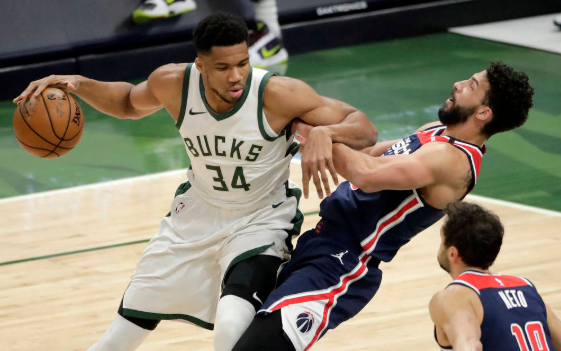 雄鹿135-134险胜奇才 比尔42分威少再砍三双 字母哥23分 雄鹿135-134险胜奇才 比尔42分威少再砍三双 字母哥23分