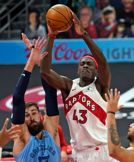 瓦兰18+21板西卡18分伤退 猛龙99-109不敌灰熊苦吞三连败 瓦兰18+21板西卡18分伤退 猛龙99-109不敌灰熊苦吞三连败