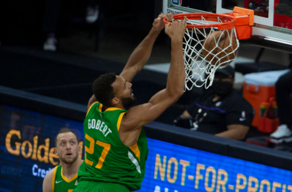 爵士121-99碾压国王锁定联盟第一 戈贝尔13+16板克拉克森33分 爵士121-99碾压国王锁定联盟第一 戈贝尔13+16板克拉克森33分