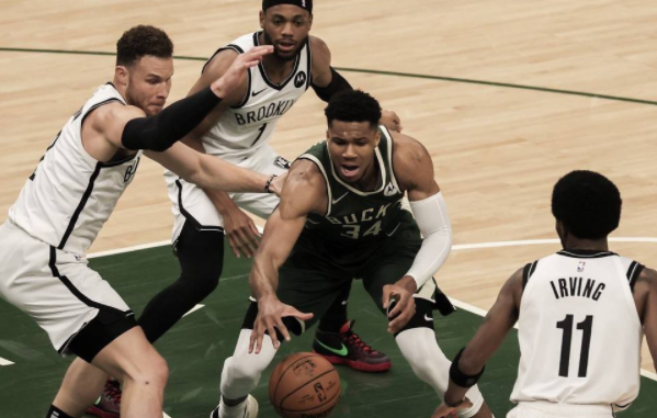 雄鹿86-83险胜篮网 总分1-2 字母33+14 杜兰特失绝平三分 雄鹿86-83险胜篮网 总分1-2 字母33+14 杜兰特失绝平三分