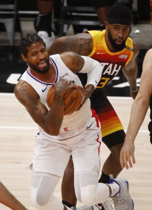 17日NBA纪录:大帝半场轰出20+10 76人历史级耻辱翻盘 17日NBA纪录:大帝半场轰出20+10 76人历史级耻辱翻盘