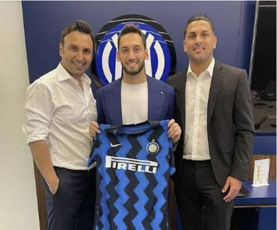 欧洲杯期间转会官方:曼联8500万签桑乔 梅西失业 欧洲杯期间转会官方:曼联8500万签桑乔 梅西失业