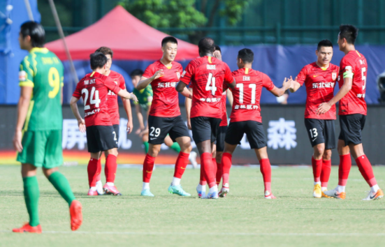 中超-国安0-2负亚泰跌出前4 谭龙首球李磊乌龙送礼 中超-国安0-2负亚泰跌出前4 谭龙首球李磊乌龙送礼