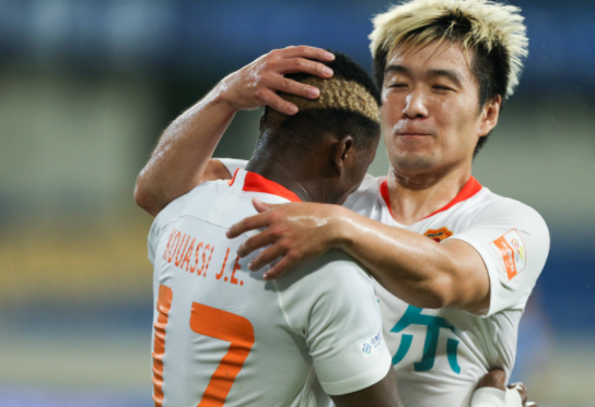 中超-武汉1-1大连7轮不胜垫底 林良铭埃弗拉建功 中超-武汉1-1大连7轮不胜垫底 林良铭埃弗拉建功