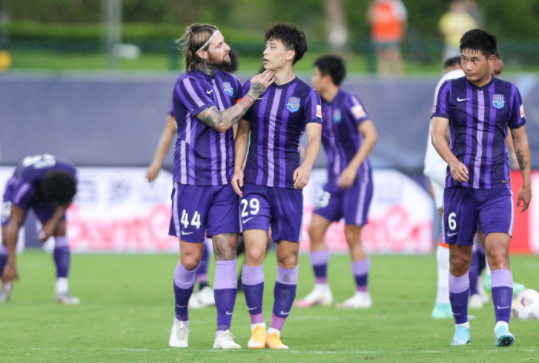 中超-武汉1-1平天津津门虎11场不胜 埃弗拉建功巴顿赛季首球 中超-武汉1-1平天津津门虎11场不胜 埃弗拉建功巴顿赛季首球