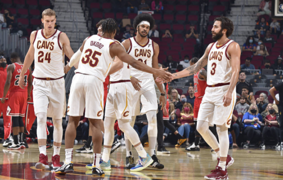 德罗赞23分马尔卡宁18分 公牛6人上双以102-101险胜骑士 德罗赞23分马尔卡宁18分 公牛6人上双以102-101险胜骑士